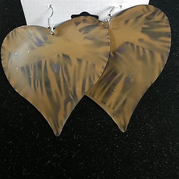 NWT Zebra Black and Brown Solid Heart Earrings - Picture 4 of 4